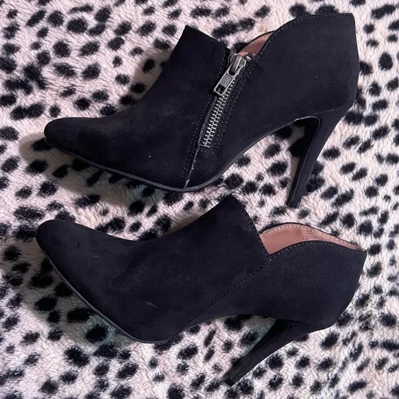 Black Suede Like High Heels Booties with Zippers 6.5 - Picture 4 of 10